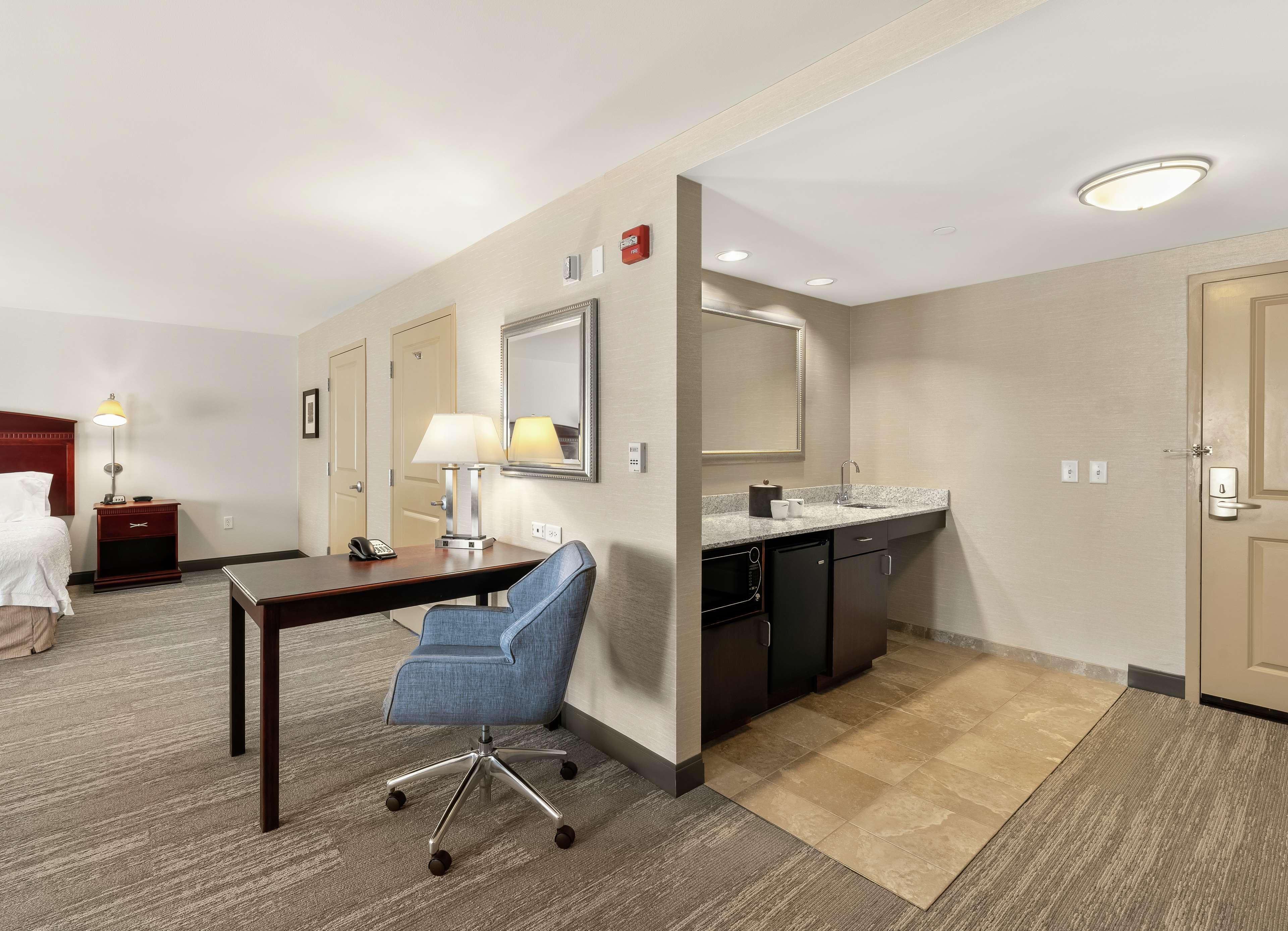 Hampton Inn Nashua Exteriör bild
